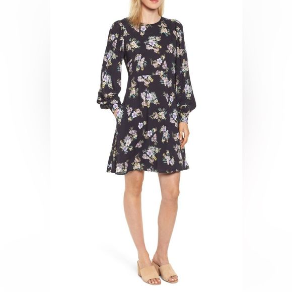 Velvet by Graham & Spencer Dresses & Skirts - Velvet by graham and Spencer Winola Floral Printed Challis dress size medium